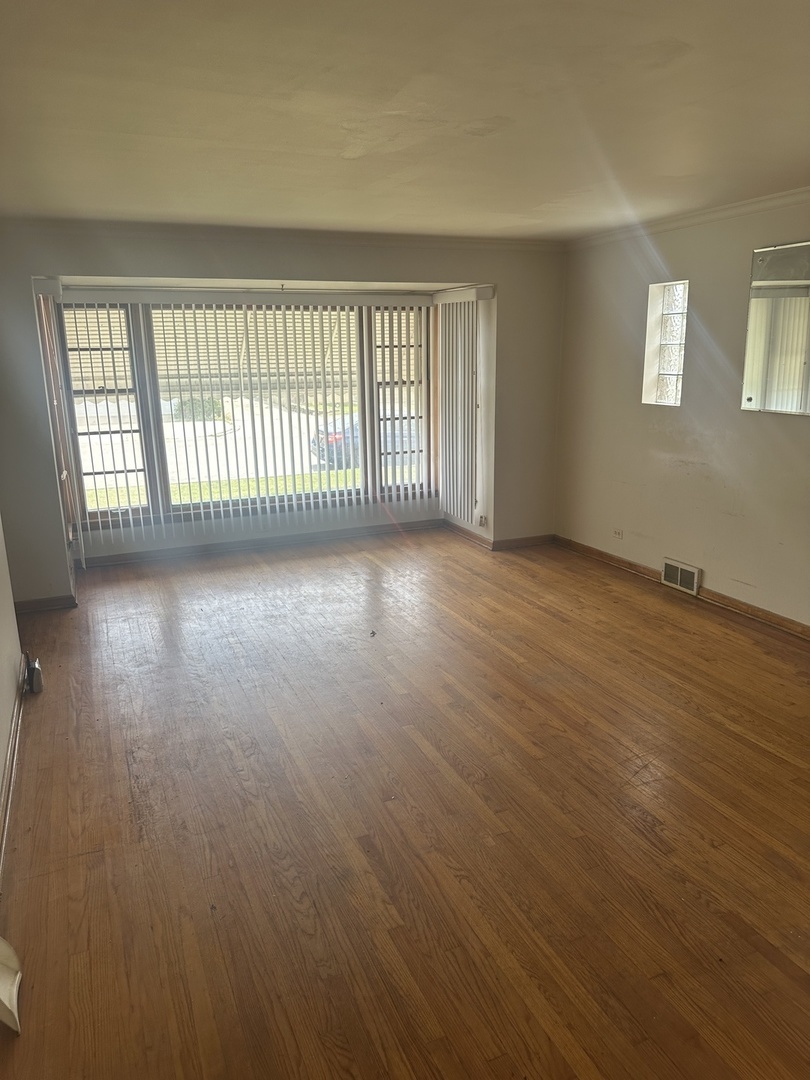 Property Photo:  8208 S Sacramento Avenue  IL 60652 