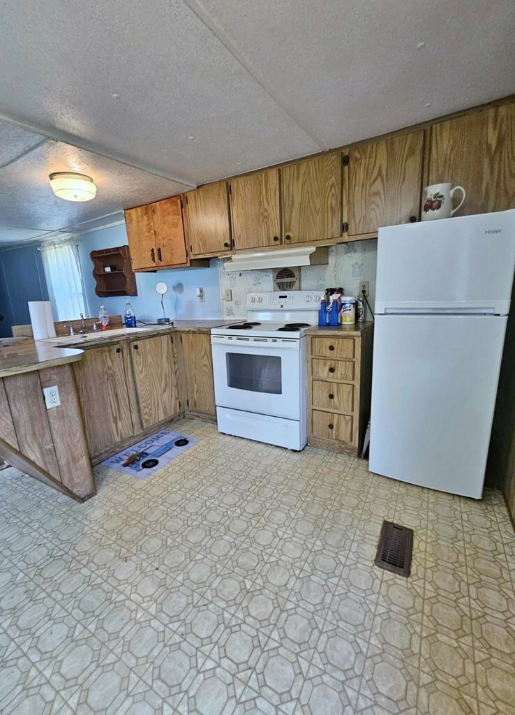 Property Photo: 411 Reasor Lane WV 24740