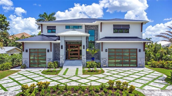 Property Photo:  655 Parkview Lane  FL 34103 