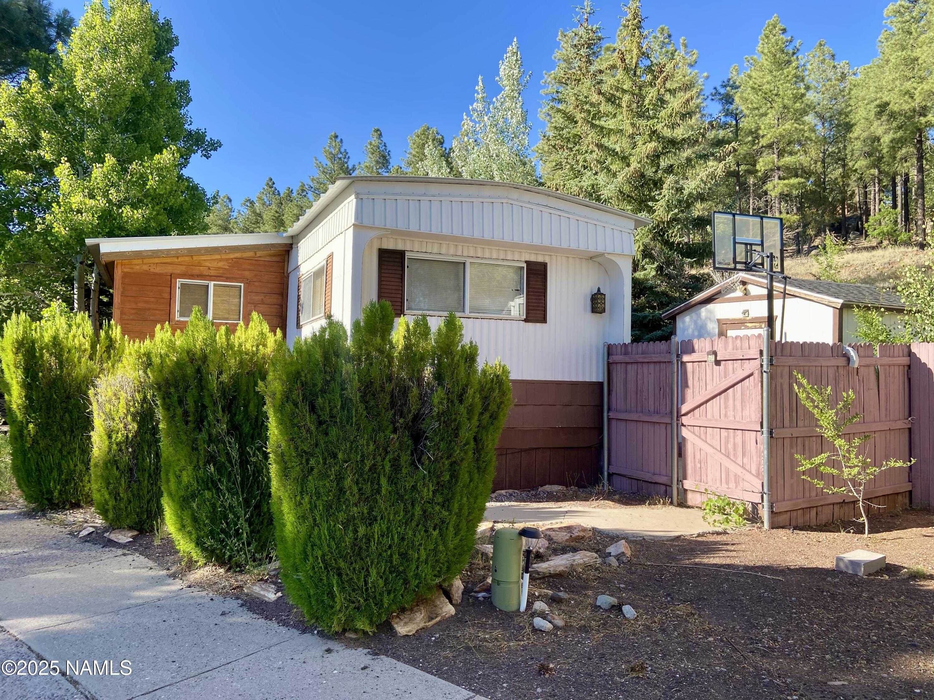 Property Photo: 1338 E Canyon View Drive AZ 86001