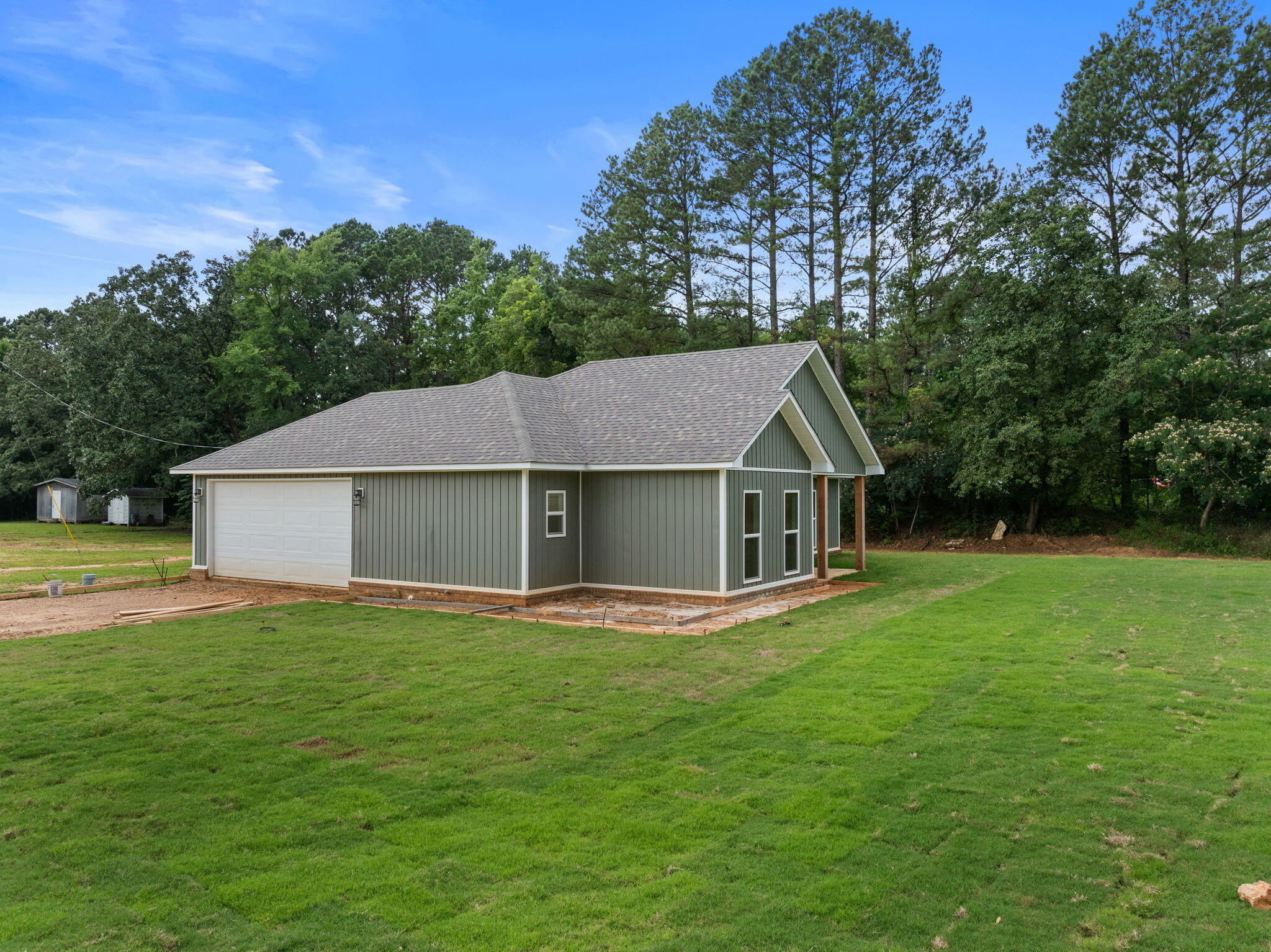 Property Photo: 4454 County Road 200 MS 38834