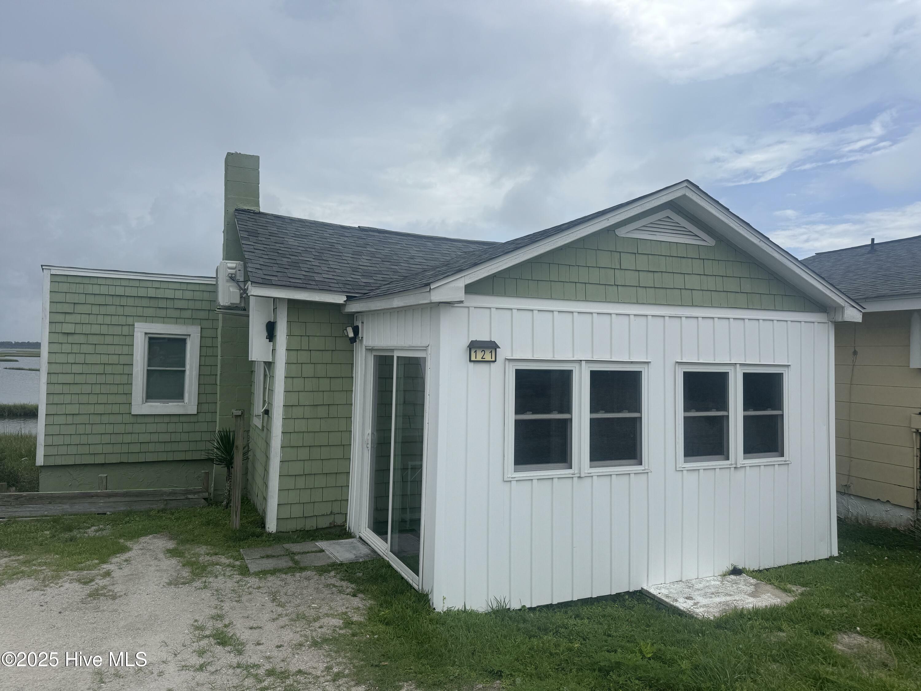121 Cedar Point Boulevard  Cedar Point NC 28584 photo