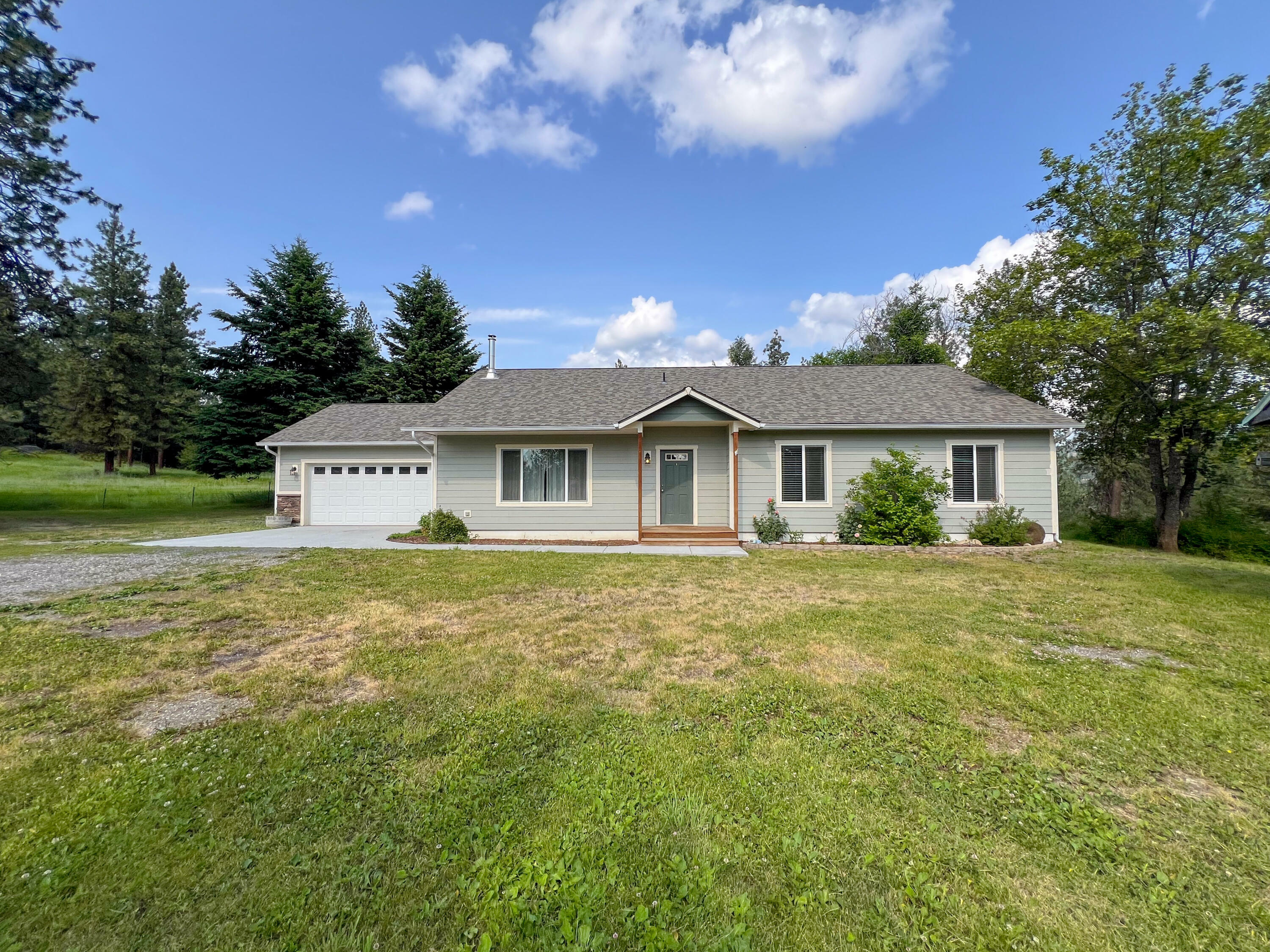 Property Photo: 395A Old Dominion Rd WA 99114