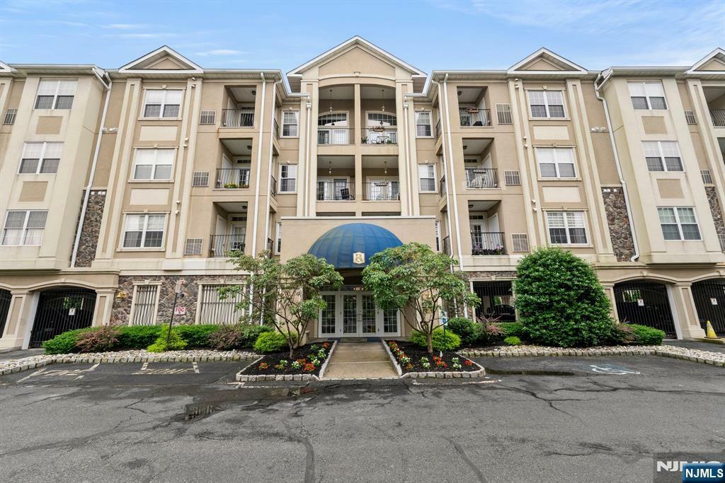 7303 Ravenscroft Road 570  Clifton NJ 07013 photo