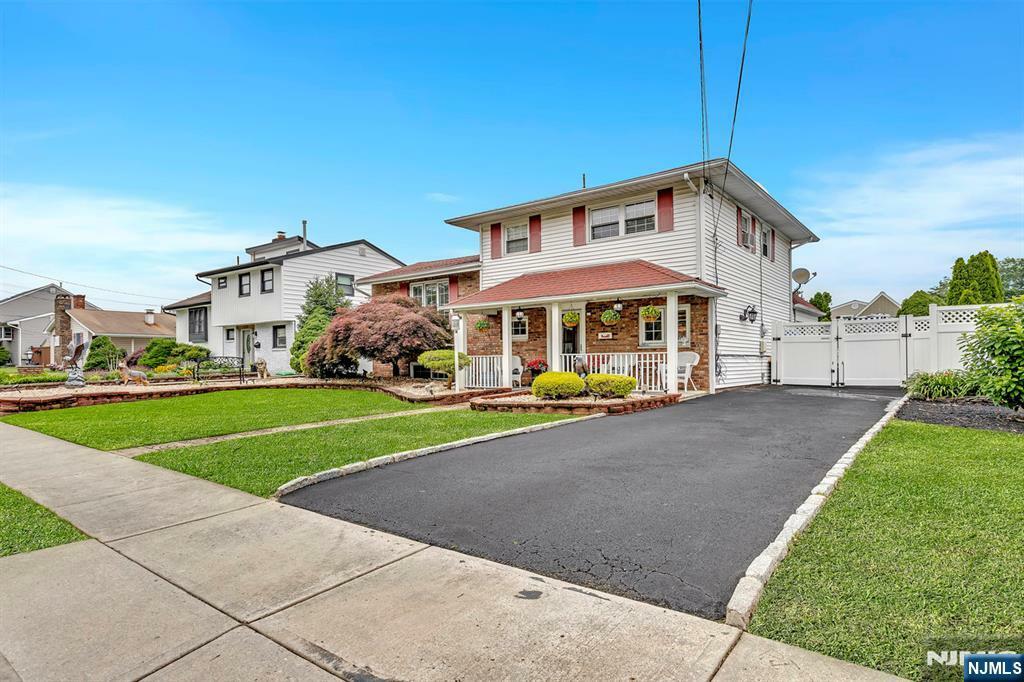 Property Photo:  108 Brentwood Road  NJ 08869 