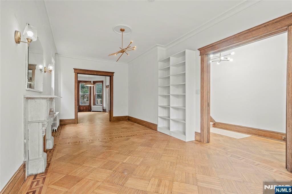 Property Photo:  264 Woodlawn Avenue  NJ 07305 