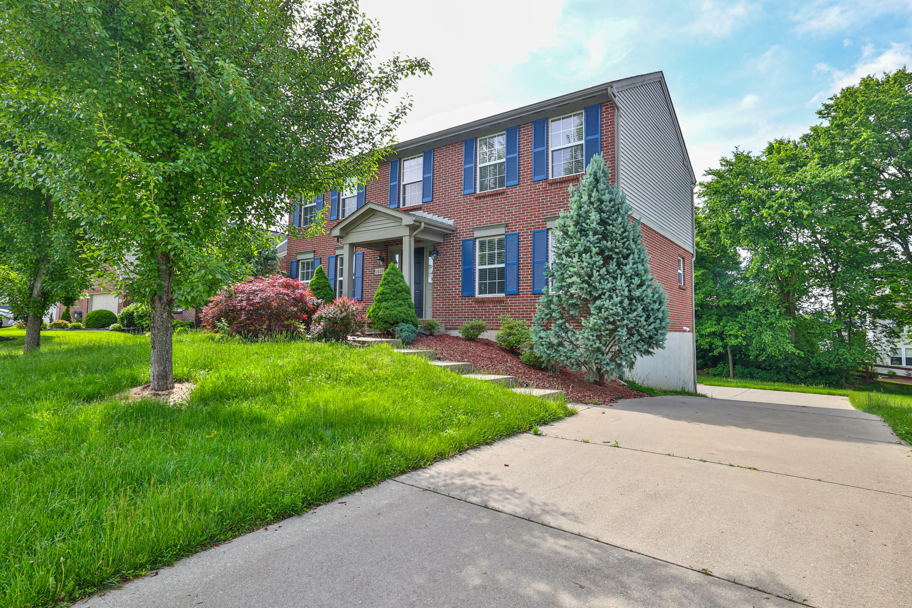 Property Photo: 1609 Woodfield Court KY 41048