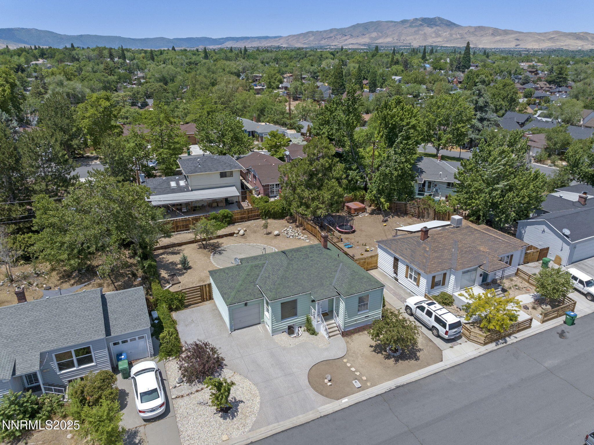 Property Photo: 1619 Knox Avenue NV 89509