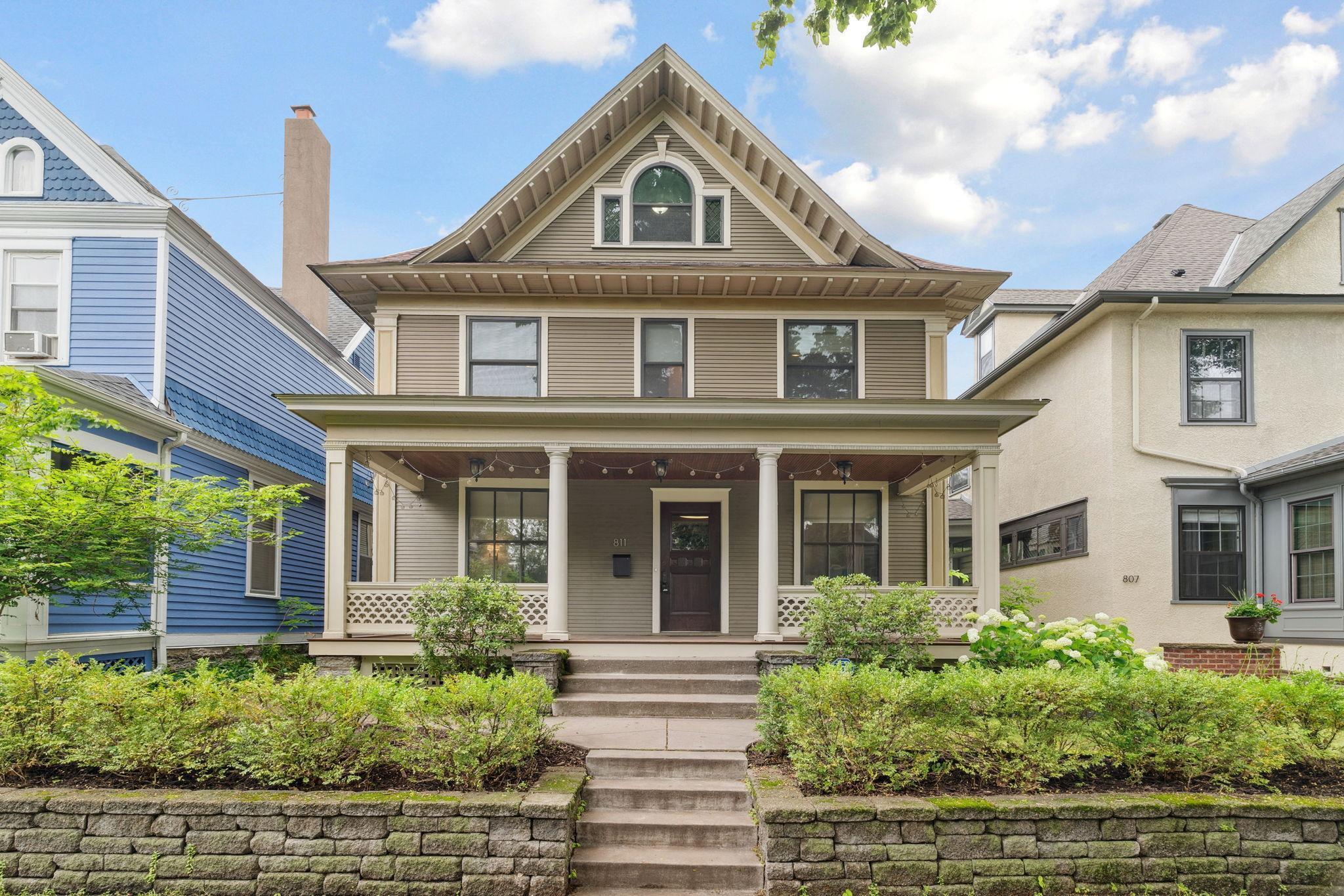 Property Photo: 811 Ashland Avenue MN 55104