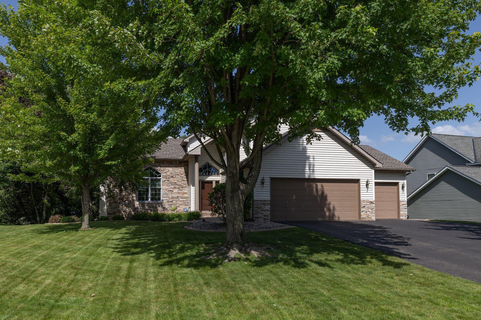Property Photo:  16240 Kenora Court  MN 55044 