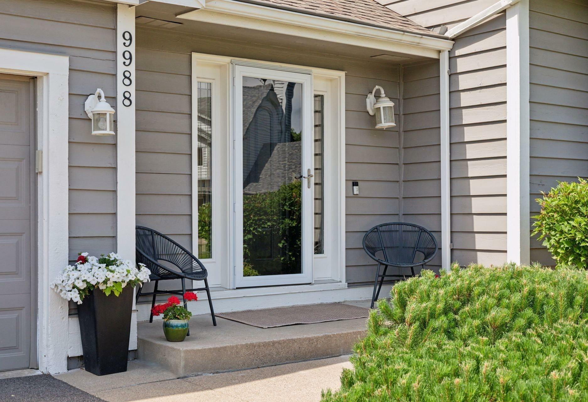 Property Photo:  9988 Applewood Circle  MN 55347 