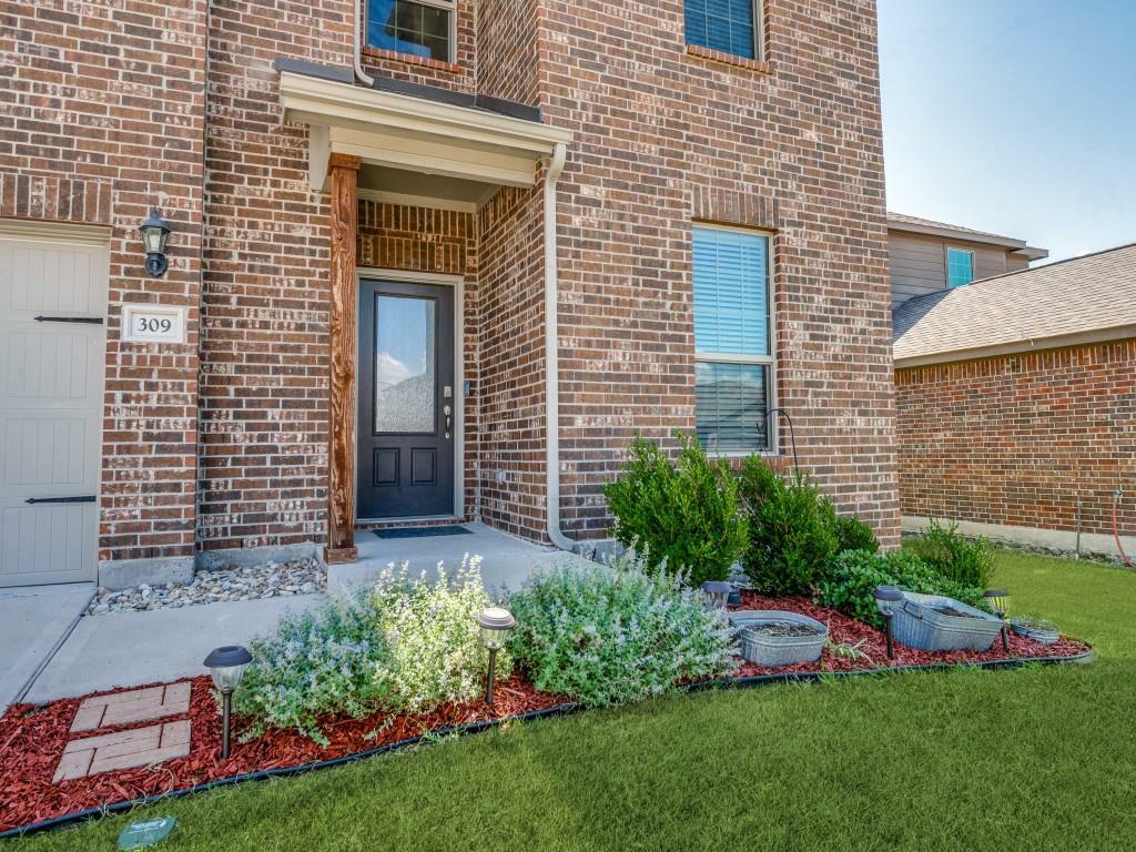 Property Photo: 309 Golden Sands Lane TX 75407