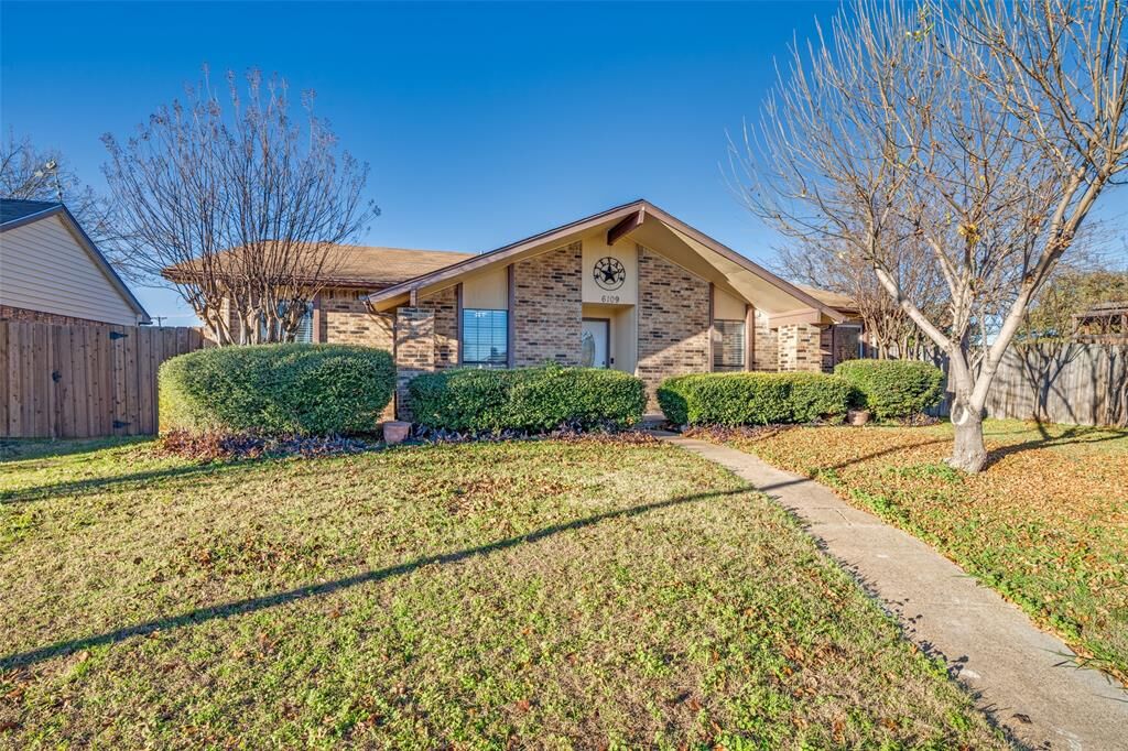 Property Photo: 6109 Denver Street TX 75088