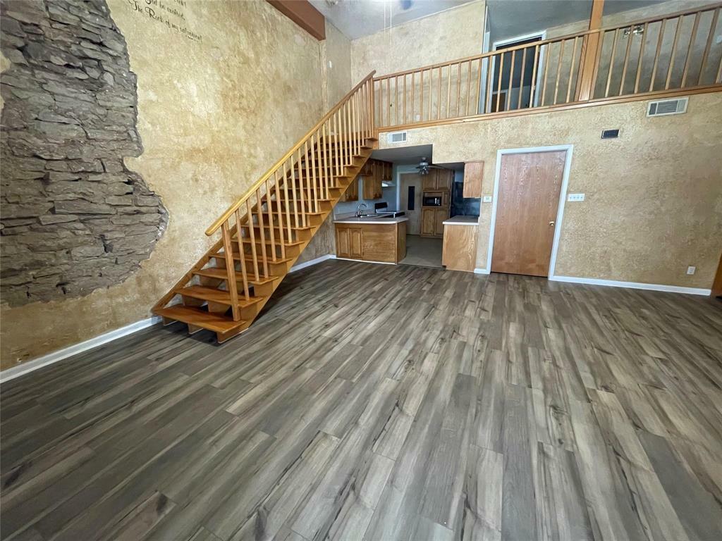 Photo de la propriété:  122 S Main Street  TX 76082 