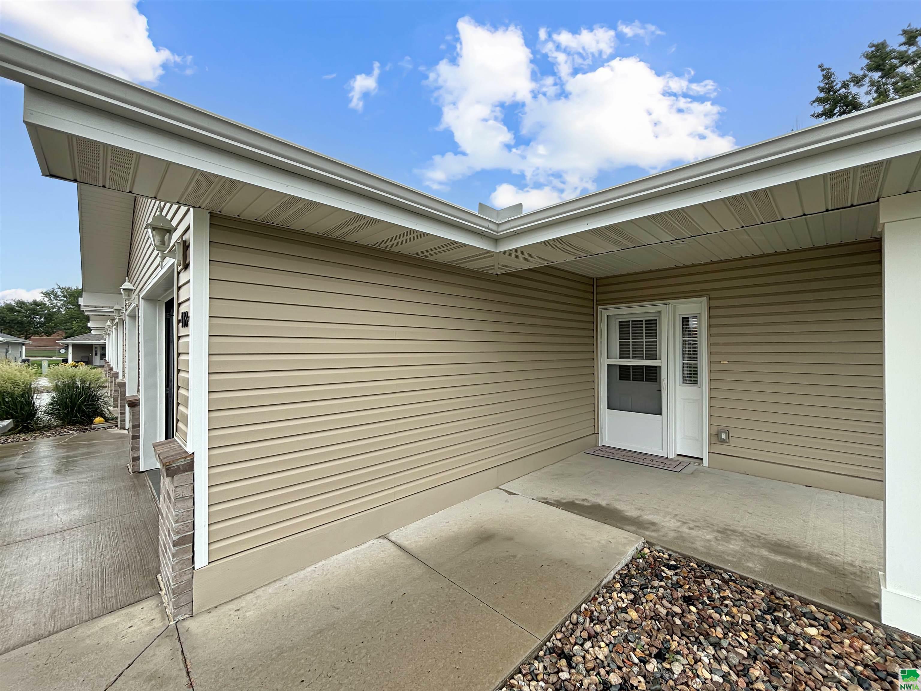 Property Photo: 418 Maupin Lane IA 51054