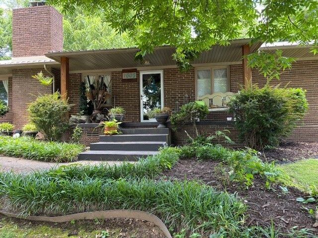 Property Photo:  1605 Brentwood Drive  AR 72601 