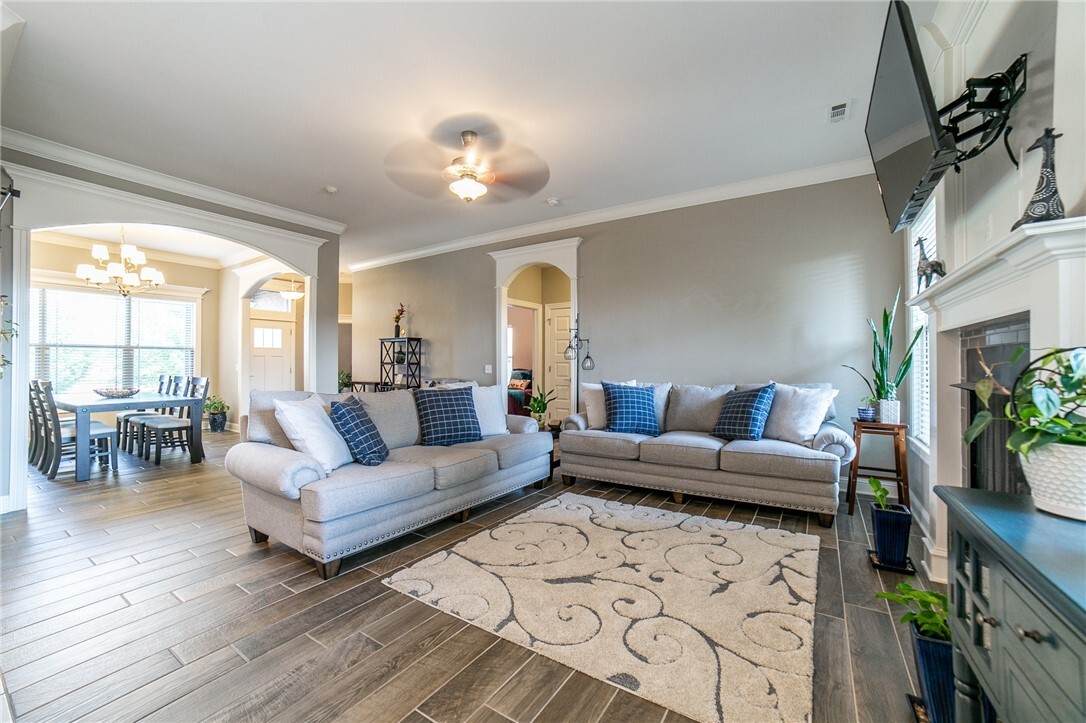 Property Photo: 1653 S Laurel Landing AR 72701