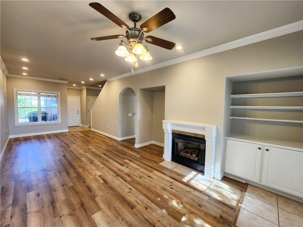 Property Photo:  902 S Lafayette Street  AR 72758 