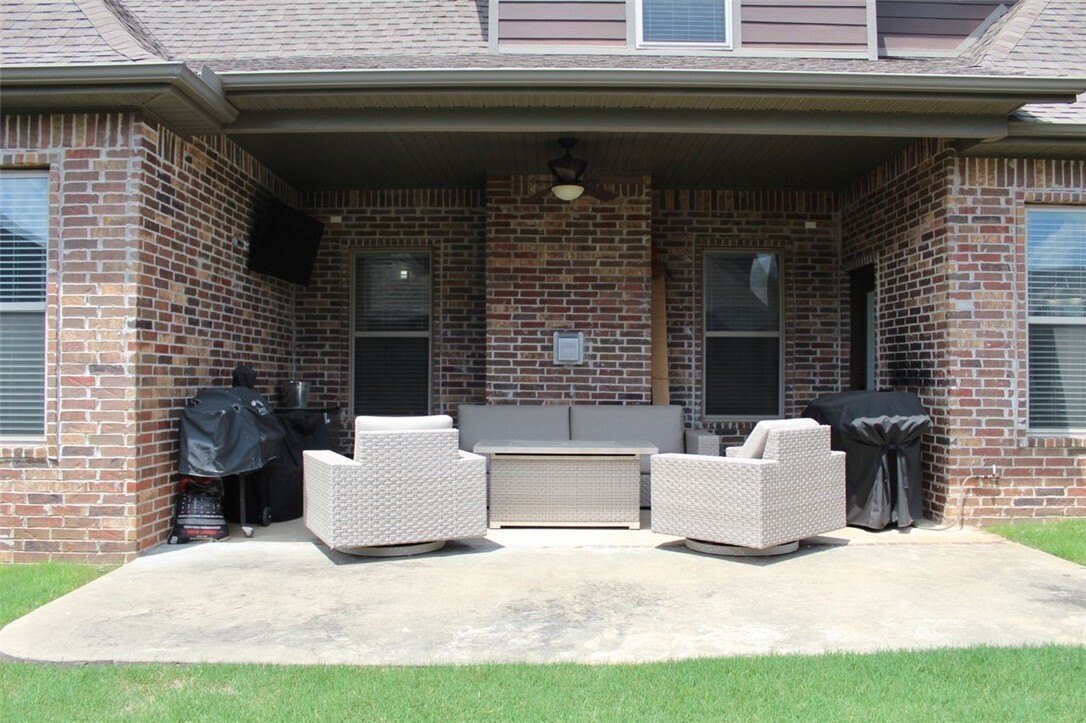Property Photo: 6401 47th Street AR 72758