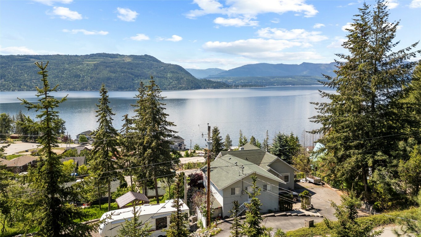 Photo de la propriété:  5261 Hlina Road  BC V0E 1M6 