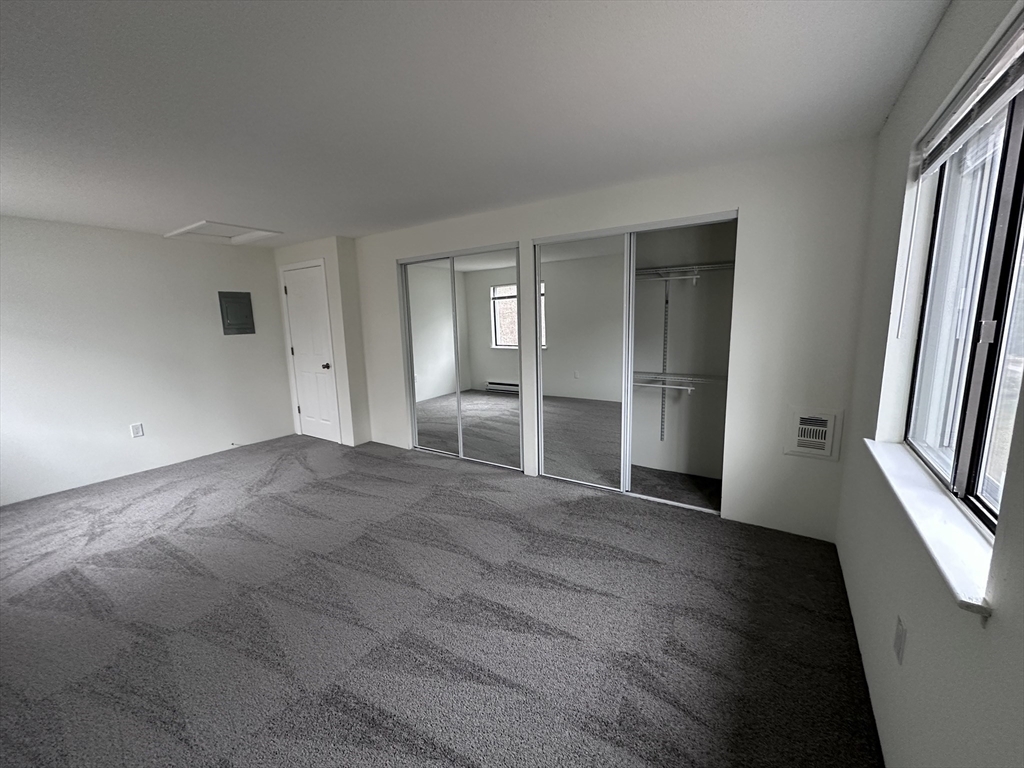 Property Photo: 5 Village Rock Ln 24 MA 01760