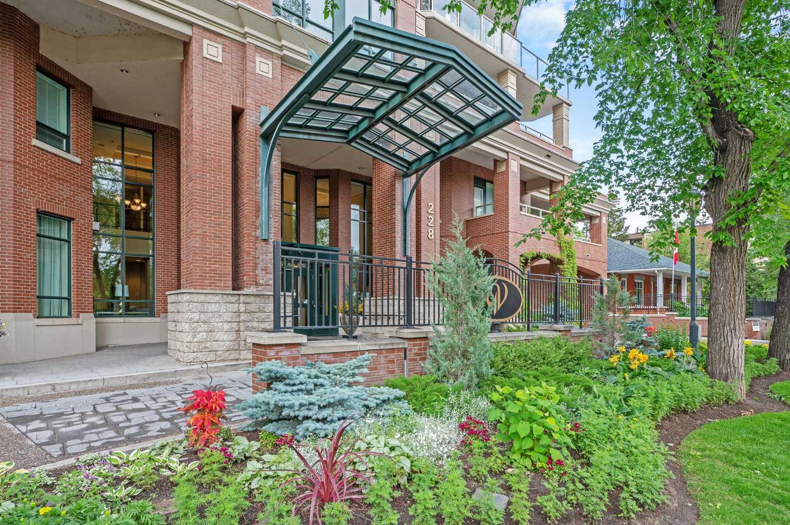 Property Photo: 228 26 Avenue SW 201 AB T2S 3C6