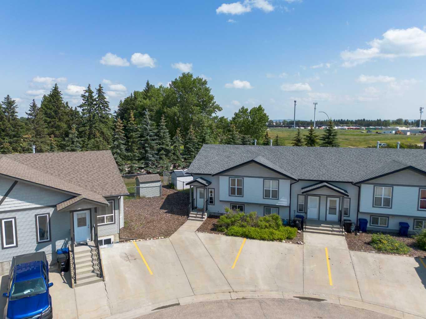 Property Photo: 89 Winston Place AB T0M 0J0