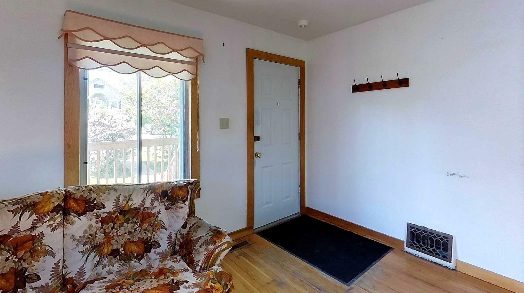 Property Photo:  4827 5 Avenue  AB T7E 1N8 