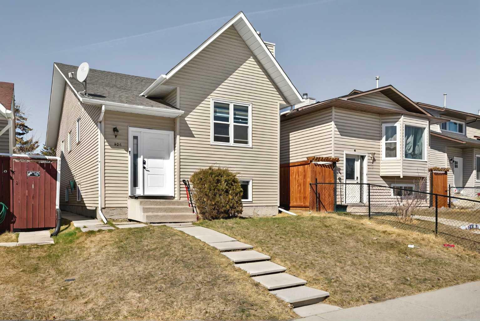 228 Falmere Way NE  Calgary AB T3J 2X7 photo