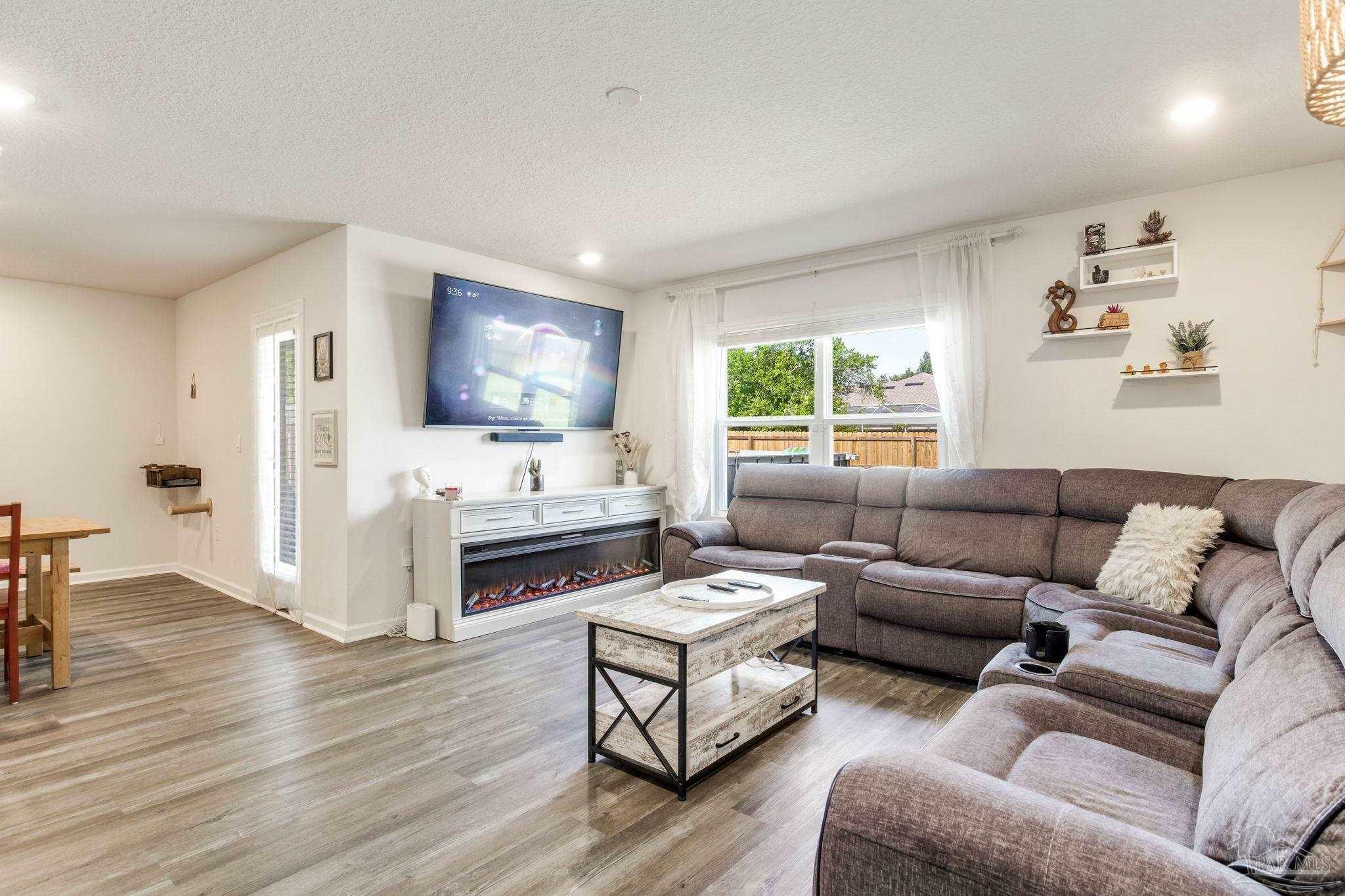 Property Photo: 9768 Millee Loop FL 32526