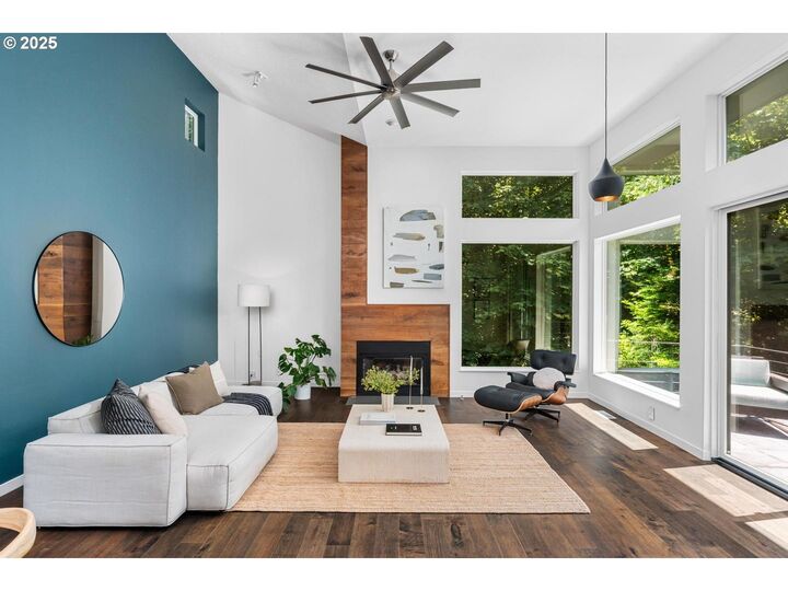 Property Photo:  5210 SW Hewett Blvd  OR 97221 