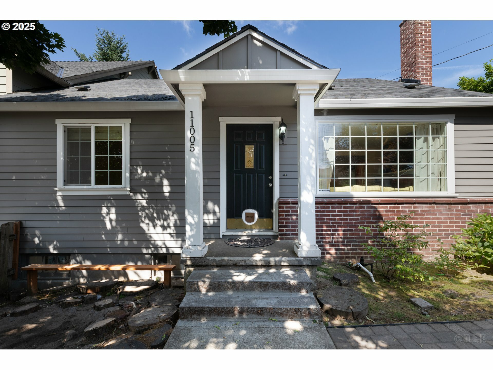 Property Photo:  11005 SW 35th Ave  OR 97219 