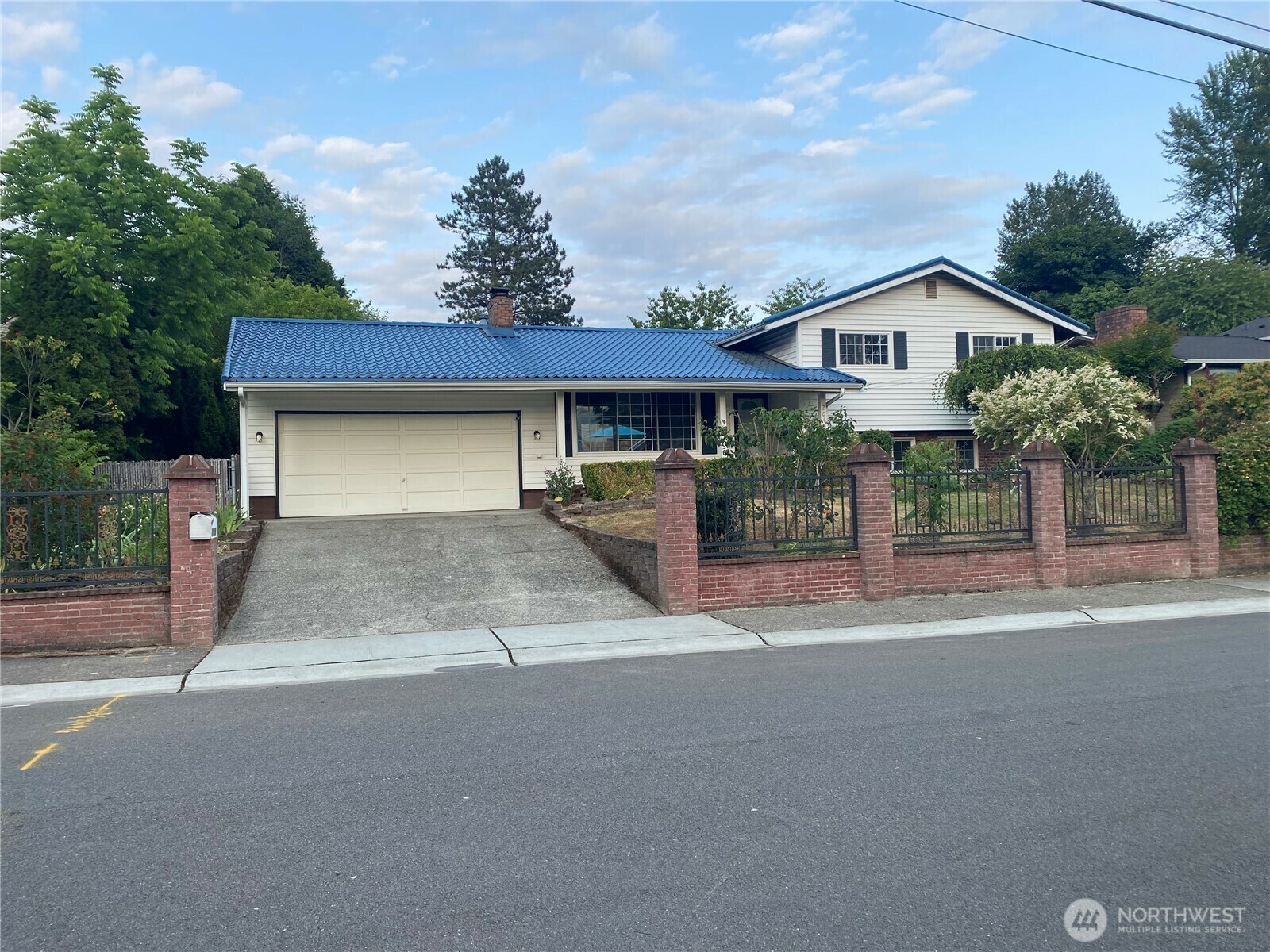 Property Photo: 20436 95th Avenue S WA 98031