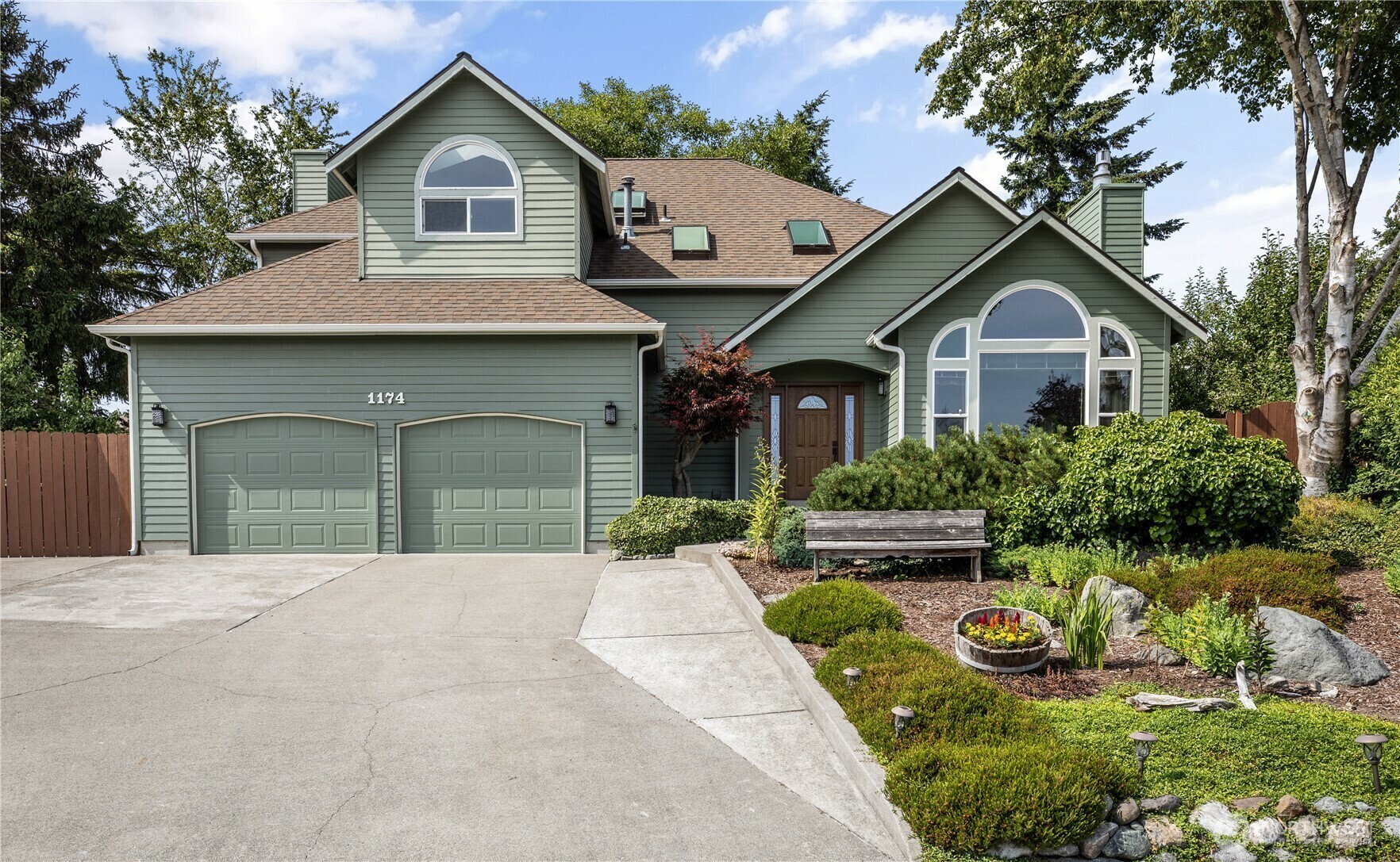 Property Photo:  1174 SW Klickitat Terrace  WA 98277 
