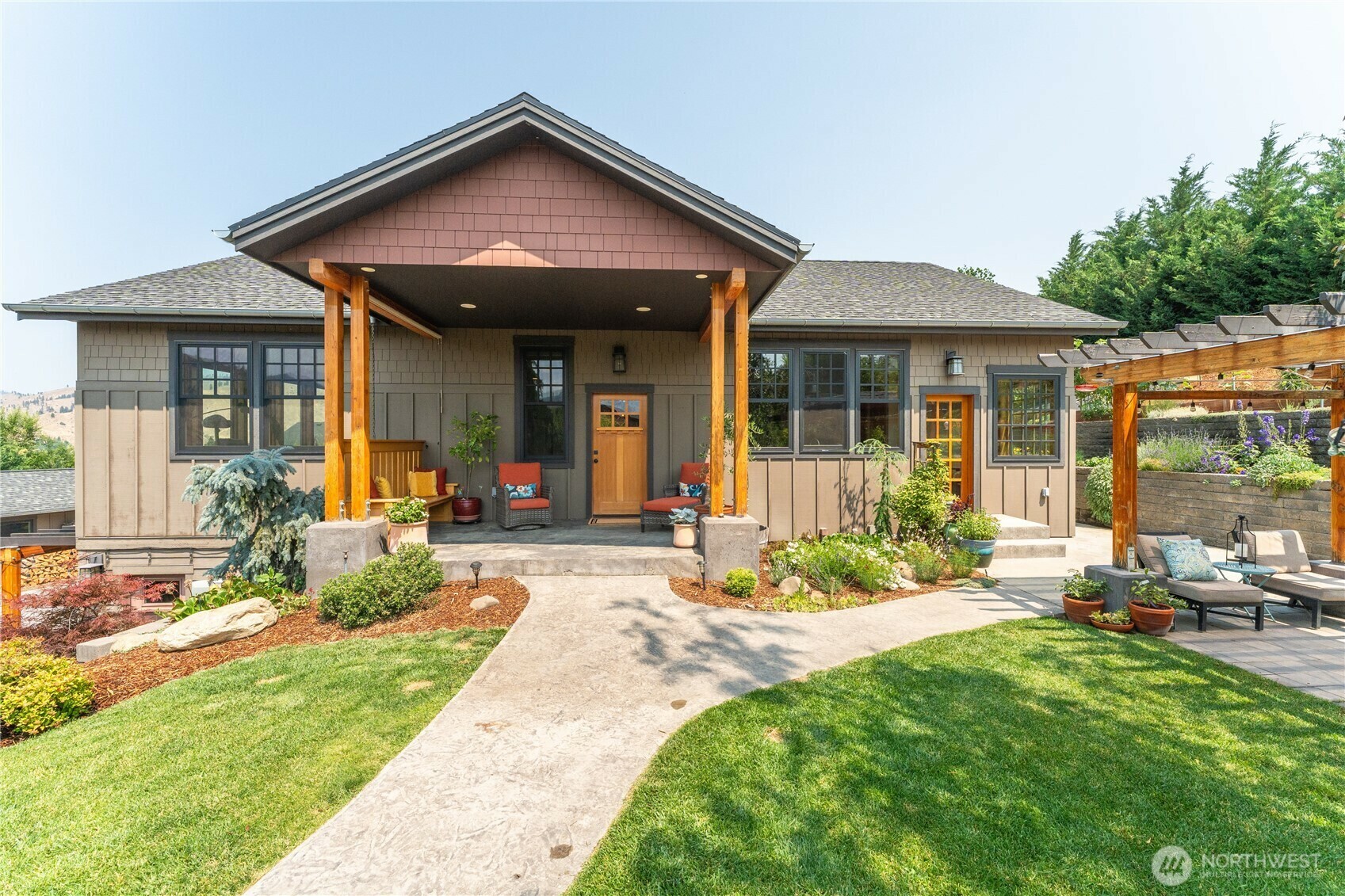 Property Photo: 111 Cascade Place WA 98815