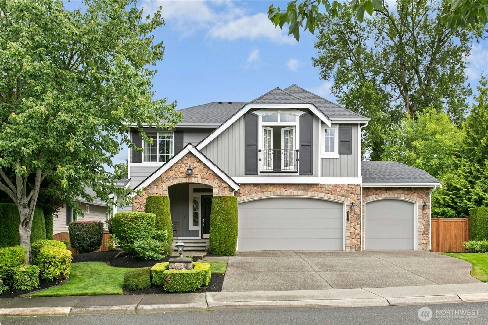 Property Photo:  2848  278th Avenue SE  WA 98075 