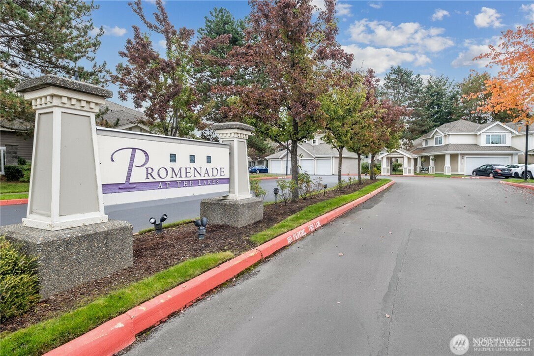 Property Photo: 23315 54th Avenue S 3-2 WA 98032