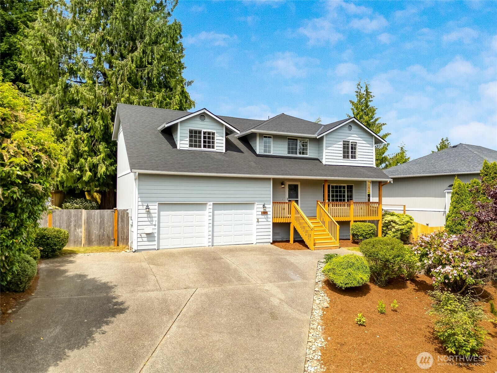 Property Photo:  632  97th Avenue SE  WA 98258 