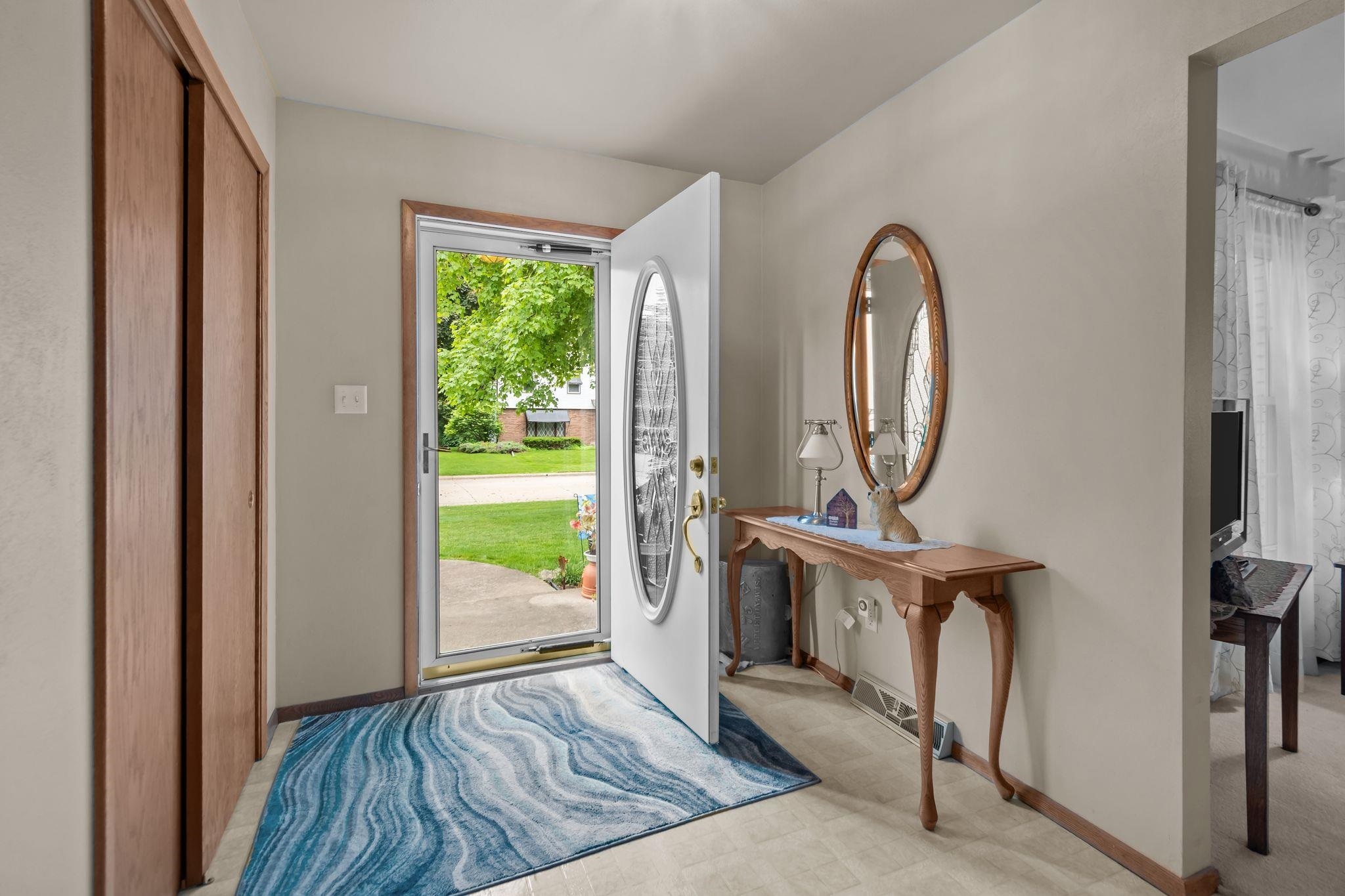 Property Photo: 805 N Canterbury Drive WI 54915