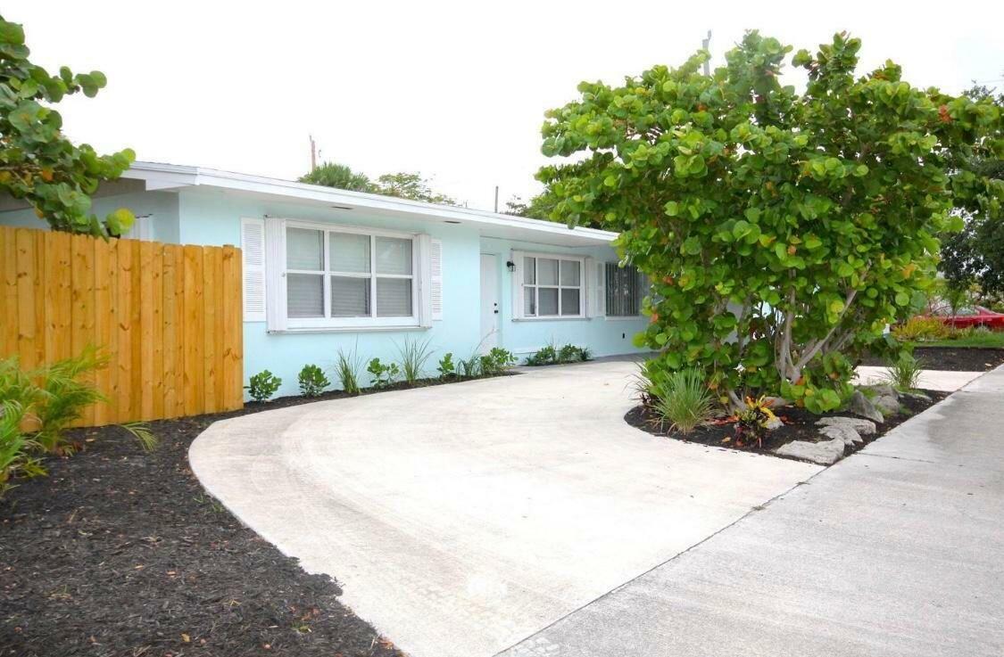 Property Photo: 5501 Spruce Avenue FL 33407