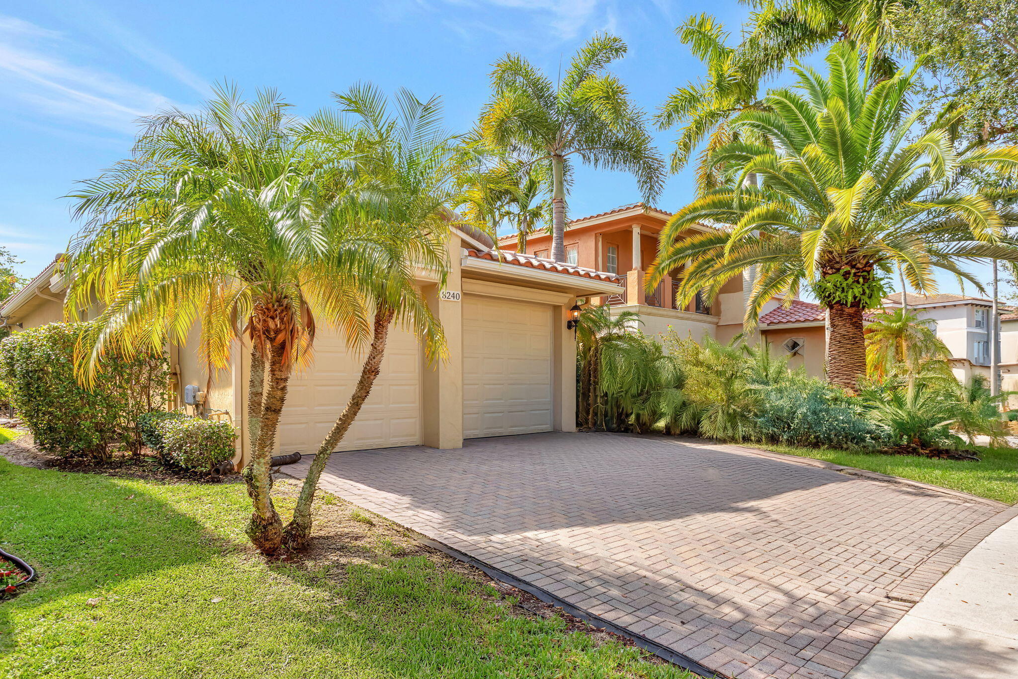 Property Photo: 8240 NW 105th Ln Lane FL 33076