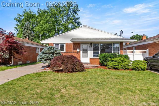 6547 Colonial Street  Dearborn Heights MI 48127 photo