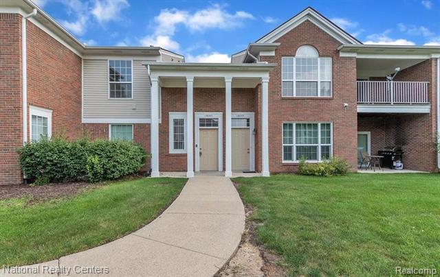 Property Photo: 16707 Carriage Way MI 48168