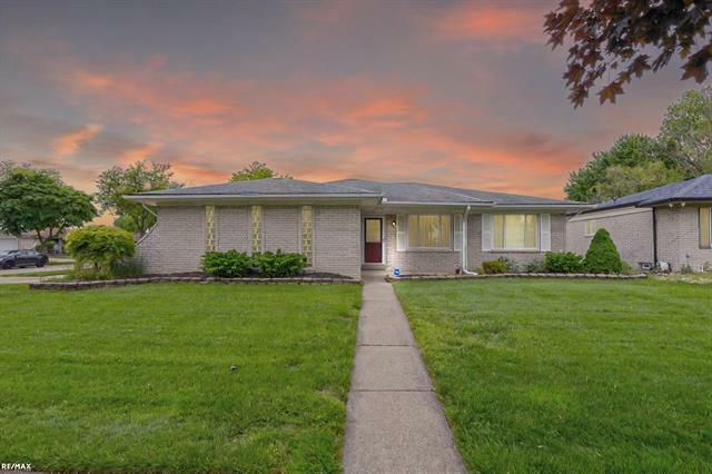 37601 Dartmouth Drive  Sterling Heights MI 48310 photo