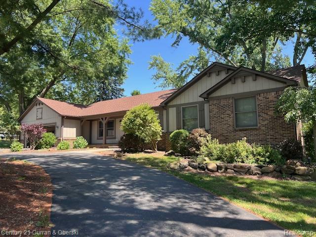Property Photo:  5463 Greenfield Road  MI 48114 