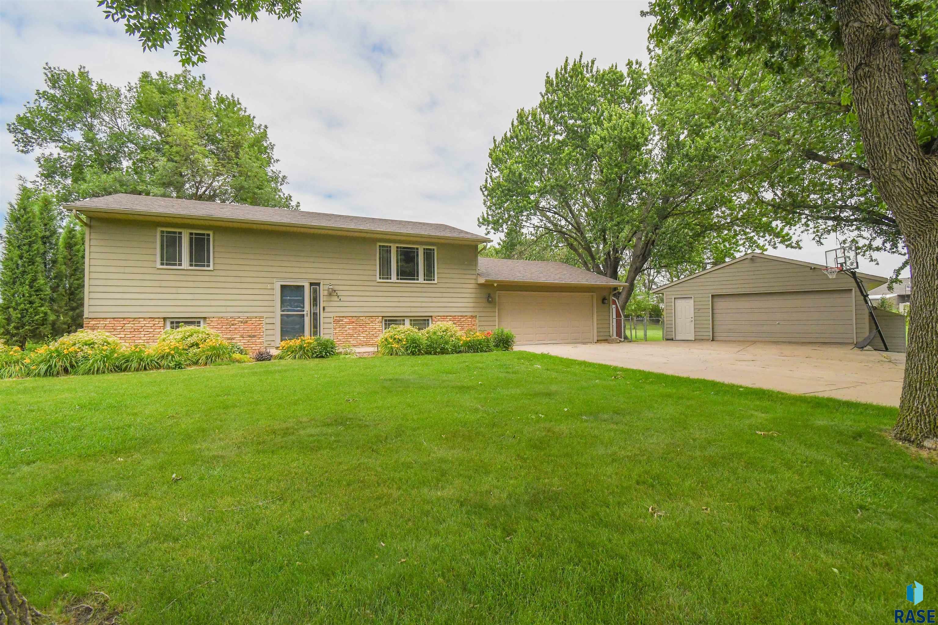 5304 W 37th St N  Sioux Falls SD 57107 photo