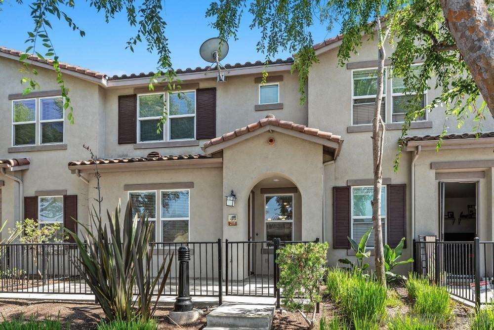 Property Photo: 211 Calle Del Sol CA 92083