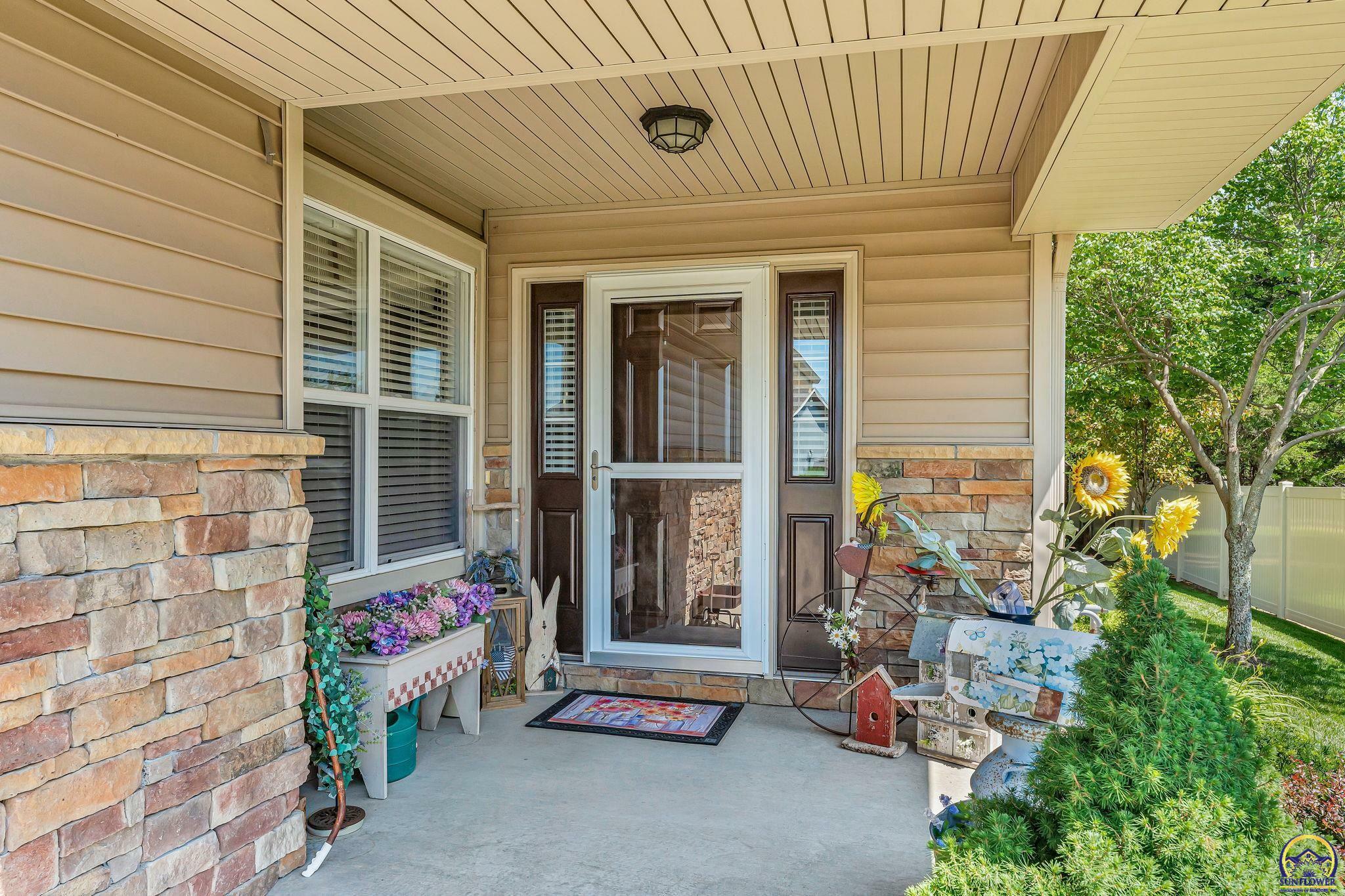 Property Photo: 4406 SE Oak Bend Dr KS 66609