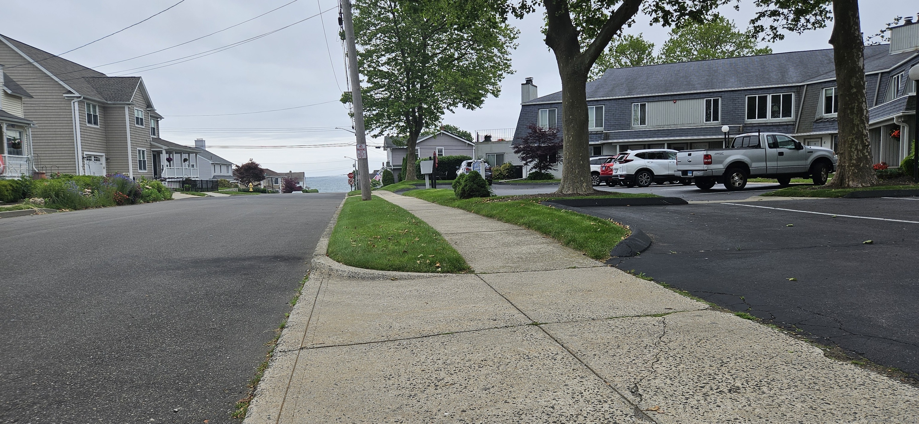 Property Photo:  19 Dixon Street S  CT 06460 