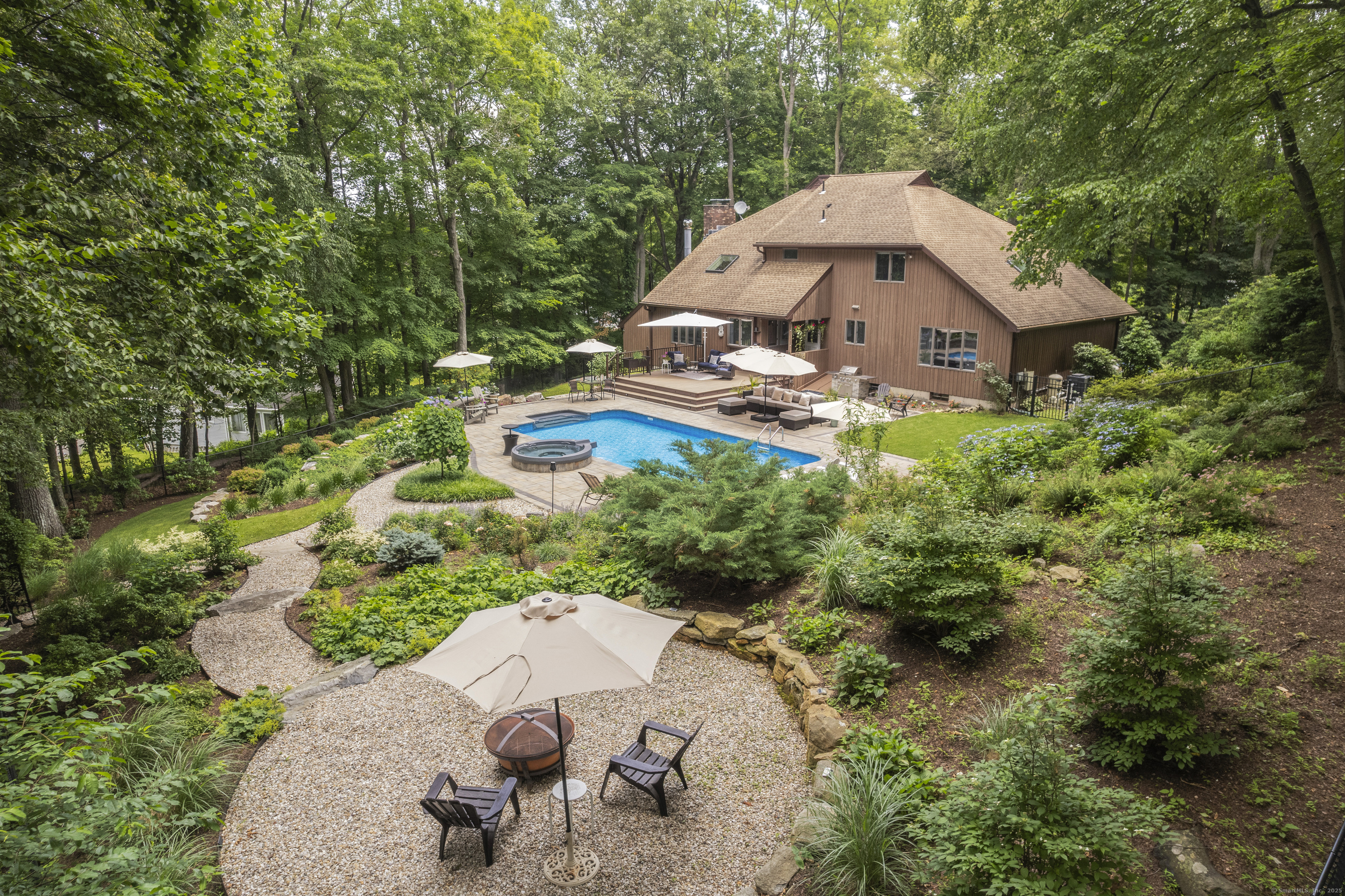 Property Photo:  19 Pumpkin Hill Road  CT 06611 